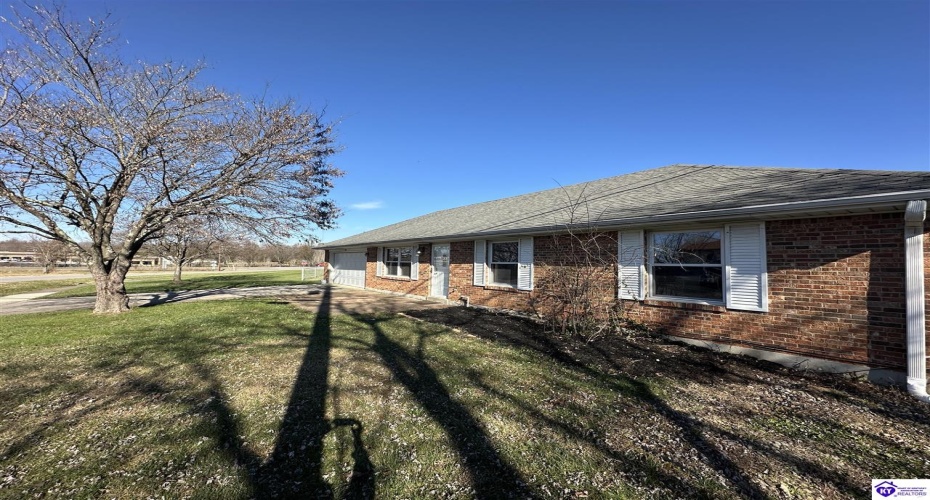 Kentucky Circle, Radcliff, Kentucky 40160, ,2 BathroomsBathrooms,For Sale,Kentucky Circle,HK24004628