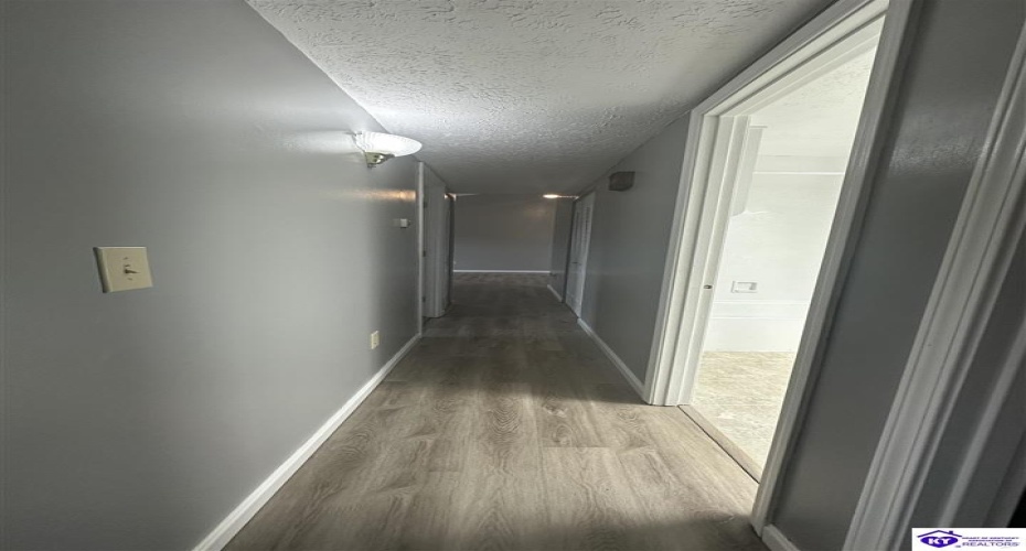 Kentucky Circle, Radcliff, Kentucky 40160, ,2 BathroomsBathrooms,For Sale,Kentucky Circle,HK24004628