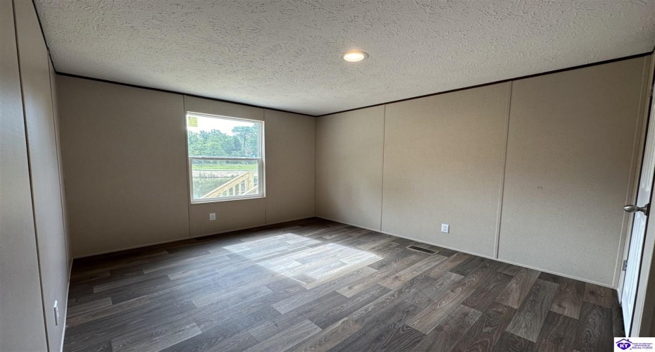 Eagles Nest Road, Ekron, Kentucky 40117, ,2 BathroomsBathrooms,For Sale,Eagles Nest Road,HK24003034