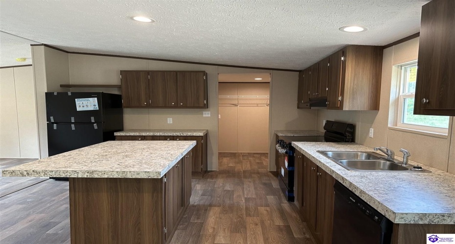 Eagles Nest Road, Ekron, Kentucky 40117, ,2 BathroomsBathrooms,For Sale,Eagles Nest Road,HK24003034