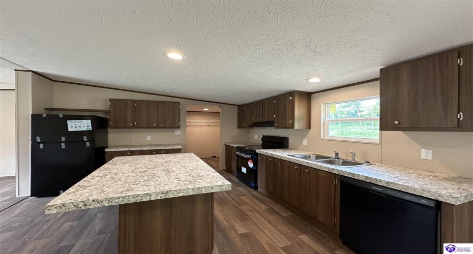 Eagles Nest Road, Ekron, Kentucky 40117, ,2 BathroomsBathrooms,For Sale,Eagles Nest Road,HK24003034