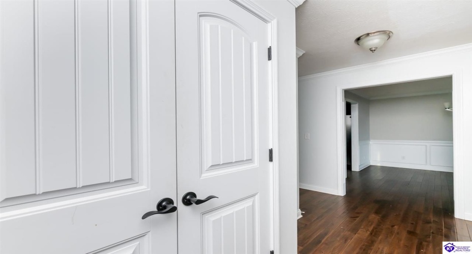 Black Ravens Court, Elizabethtown, Kentucky 42701, ,4 BathroomsBathrooms,For Sale,Black Ravens Court,HK24004630