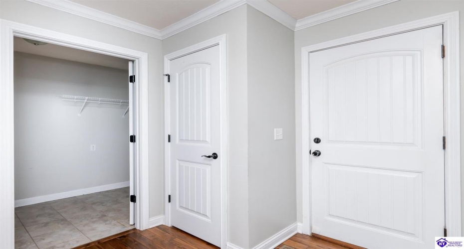 Black Ravens Court, Elizabethtown, Kentucky 42701, ,4 BathroomsBathrooms,For Sale,Black Ravens Court,HK24004630