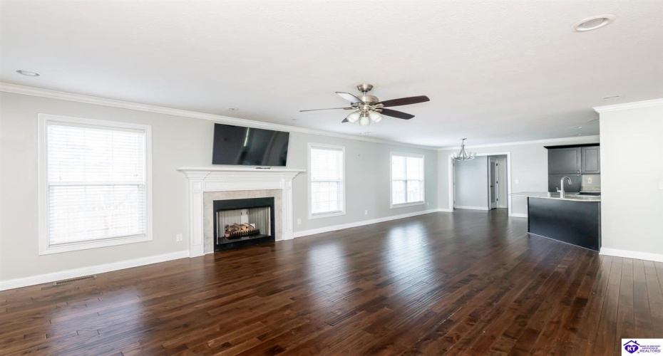 Black Ravens Court, Elizabethtown, Kentucky 42701, ,4 BathroomsBathrooms,For Sale,Black Ravens Court,HK24004630