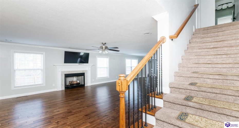 Black Ravens Court, Elizabethtown, Kentucky 42701, ,4 BathroomsBathrooms,For Sale,Black Ravens Court,HK24004630