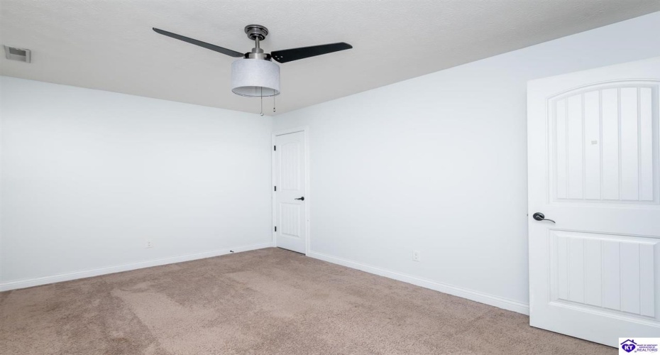 Black Ravens Court, Elizabethtown, Kentucky 42701, ,4 BathroomsBathrooms,For Sale,Black Ravens Court,HK24004630