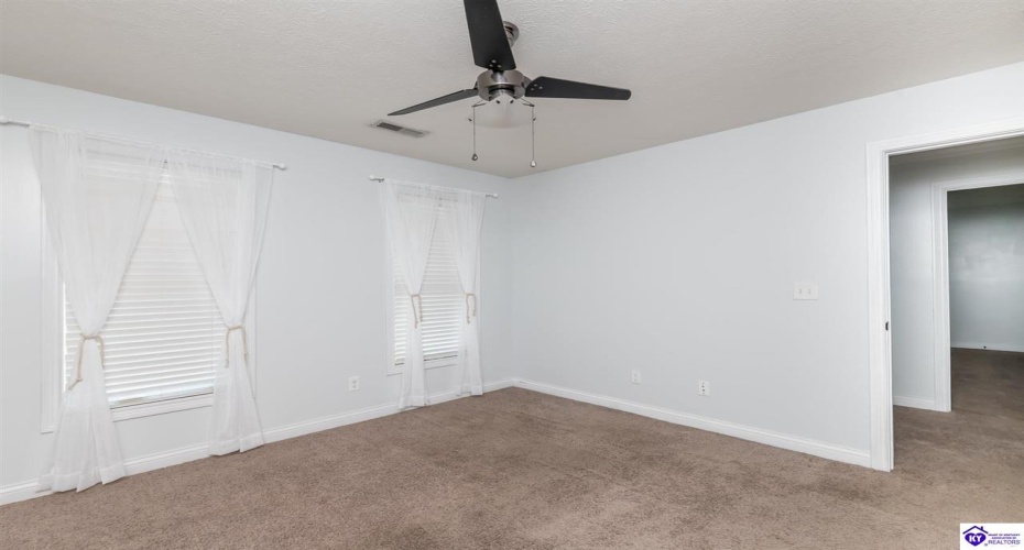 Black Ravens Court, Elizabethtown, Kentucky 42701, ,4 BathroomsBathrooms,For Sale,Black Ravens Court,HK24004630