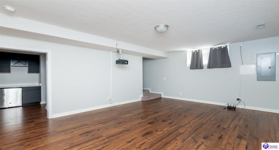 Black Ravens Court, Elizabethtown, Kentucky 42701, ,4 BathroomsBathrooms,For Sale,Black Ravens Court,HK24004630