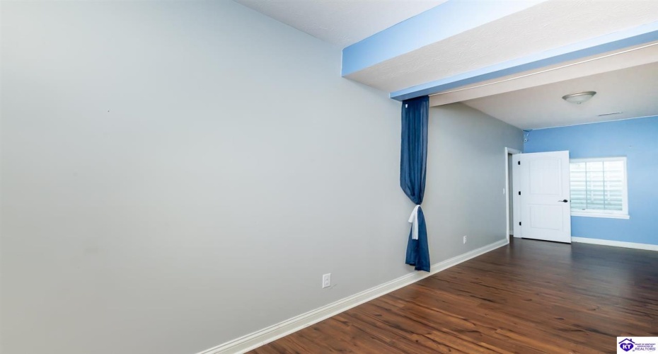 Black Ravens Court, Elizabethtown, Kentucky 42701, ,4 BathroomsBathrooms,For Sale,Black Ravens Court,HK24004630