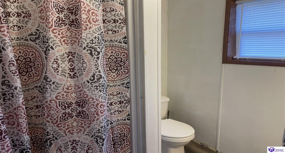 Wonderland Road, Upton, Kentucky 42784, ,2 BathroomsBathrooms,For Sale,Wonderland Road,HK24004631