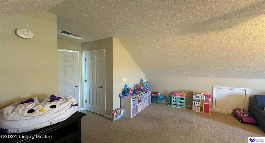 Rolling Ridge Court, Brandenburg, Kentucky 40108, ,4 BathroomsBathrooms,For Sale,Rolling Ridge Court,HK24004634