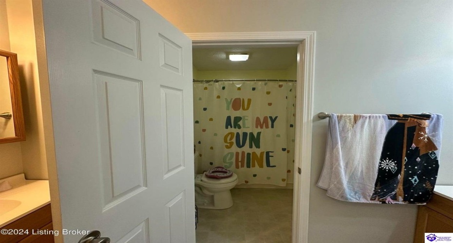 Rolling Ridge Court, Brandenburg, Kentucky 40108, ,4 BathroomsBathrooms,For Sale,Rolling Ridge Court,HK24004634