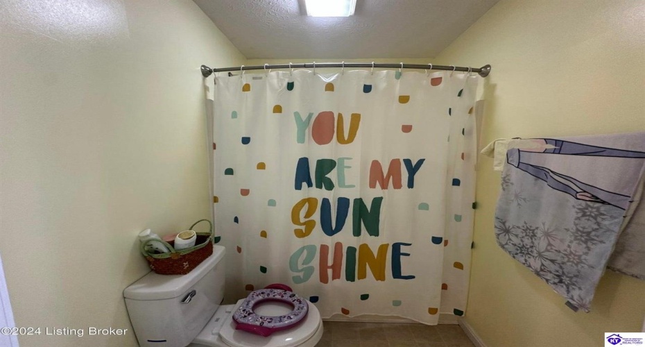 Rolling Ridge Court, Brandenburg, Kentucky 40108, ,4 BathroomsBathrooms,For Sale,Rolling Ridge Court,HK24004634