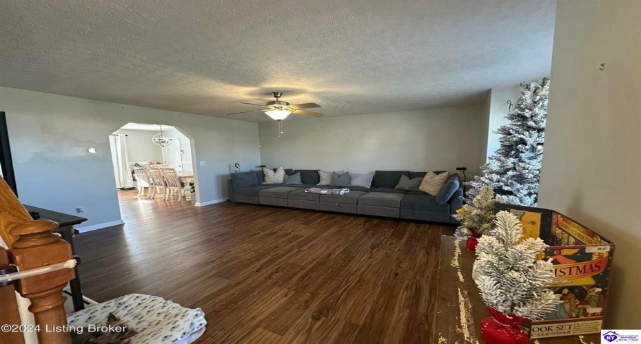 Rolling Ridge Court, Brandenburg, Kentucky 40108, ,4 BathroomsBathrooms,For Sale,Rolling Ridge Court,HK24004634