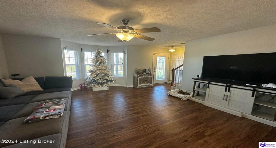 Rolling Ridge Court, Brandenburg, Kentucky 40108, ,4 BathroomsBathrooms,For Sale,Rolling Ridge Court,HK24004634