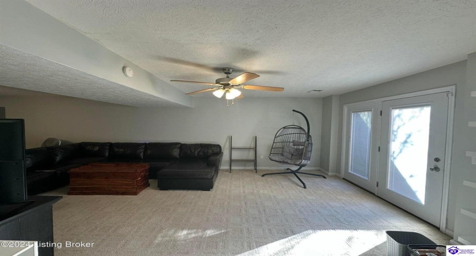 Rolling Ridge Court, Brandenburg, Kentucky 40108, ,4 BathroomsBathrooms,For Sale,Rolling Ridge Court,HK24004634