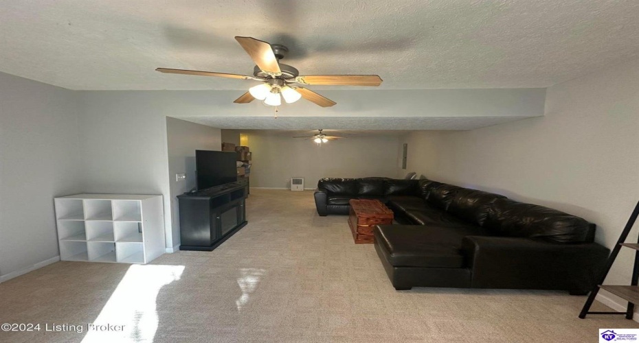 Rolling Ridge Court, Brandenburg, Kentucky 40108, ,4 BathroomsBathrooms,For Sale,Rolling Ridge Court,HK24004634