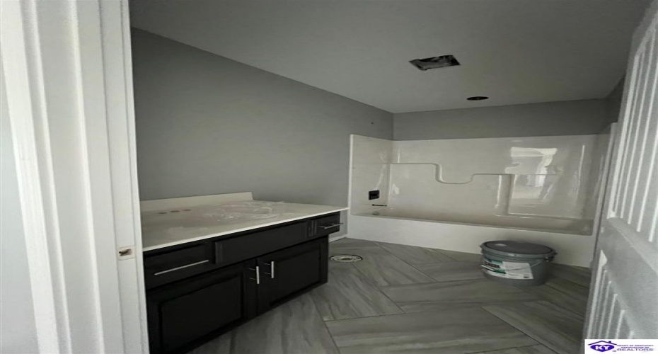 Rolling Meadows Lane, Bardstown, Kentucky 40004, ,2 BathroomsBathrooms,For Sale,Rolling Meadows Lane,HK23002592