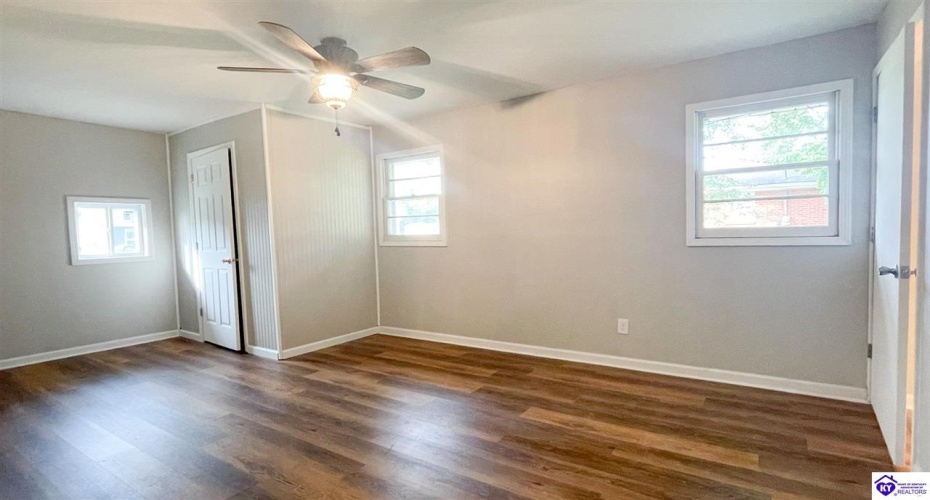 Ford Street, Campbellsville, Kentucky 42718, ,2 BathroomsBathrooms,For Sale,Ford Street,HK23002885