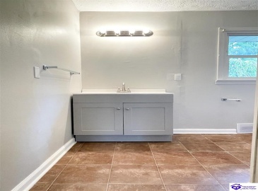 Ford Street, Campbellsville, Kentucky 42718, ,2 BathroomsBathrooms,For Sale,Ford Street,HK23002885