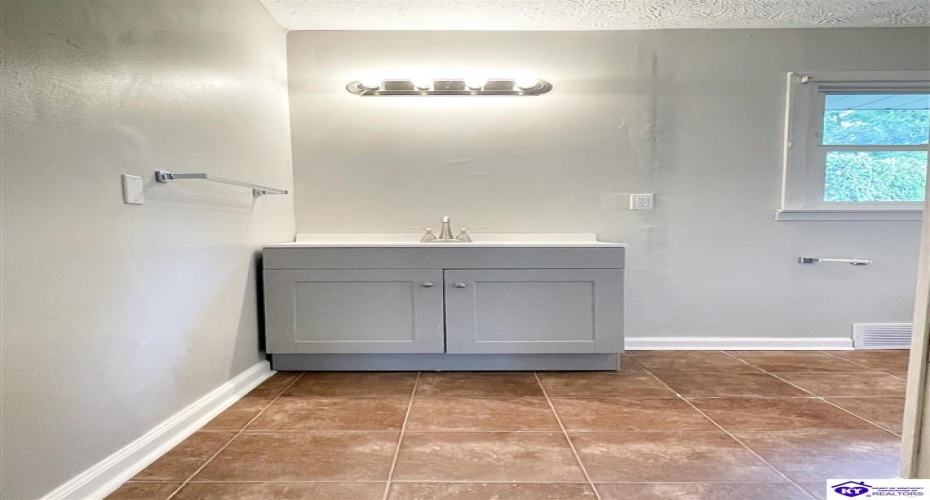 Ford Street, Campbellsville, Kentucky 42718, ,2 BathroomsBathrooms,For Sale,Ford Street,HK23002885