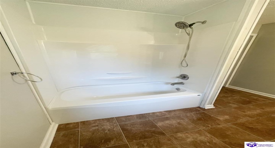 Ford Street, Campbellsville, Kentucky 42718, ,2 BathroomsBathrooms,For Sale,Ford Street,HK23002885