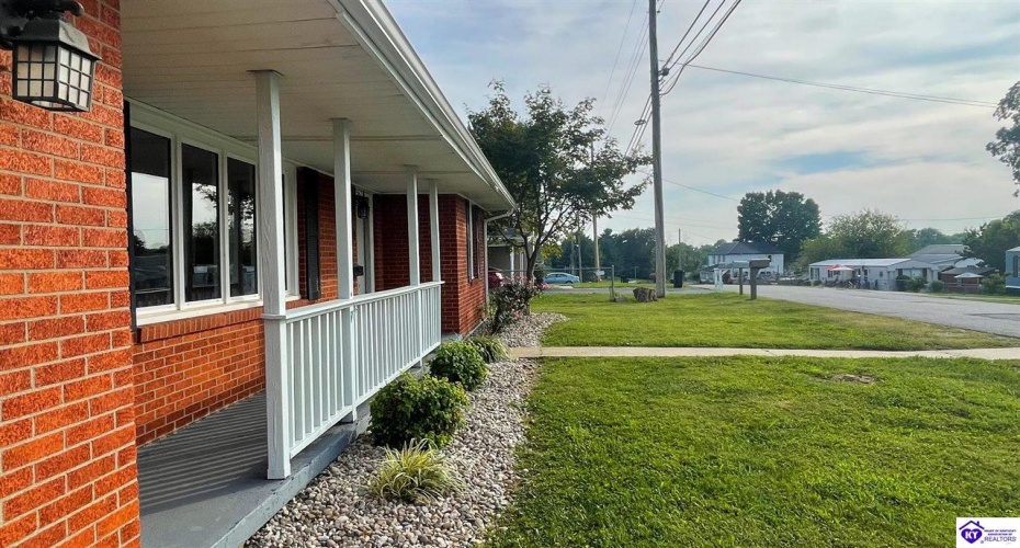 Ford Street, Campbellsville, Kentucky 42718, ,2 BathroomsBathrooms,For Sale,Ford Street,HK23002885