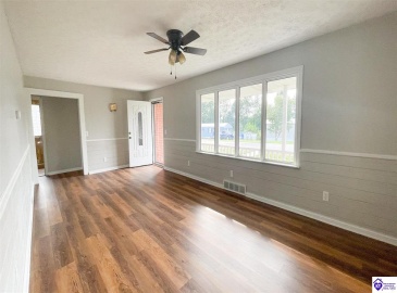 Ford Street, Campbellsville, Kentucky 42718, ,2 BathroomsBathrooms,For Sale,Ford Street,HK23002885