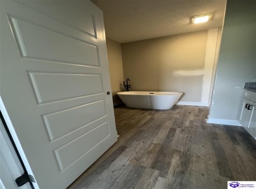 Lowball Lane, Vine Grove, Kentucky 40175, ,2 BathroomsBathrooms,For Sale,Lowball Lane,HK23003028