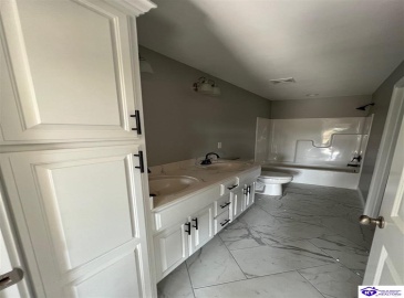 Oak Grove Drive, Bardstown, Kentucky 40004, ,2 BathroomsBathrooms,For Sale,Oak Grove Drive,HK23003112