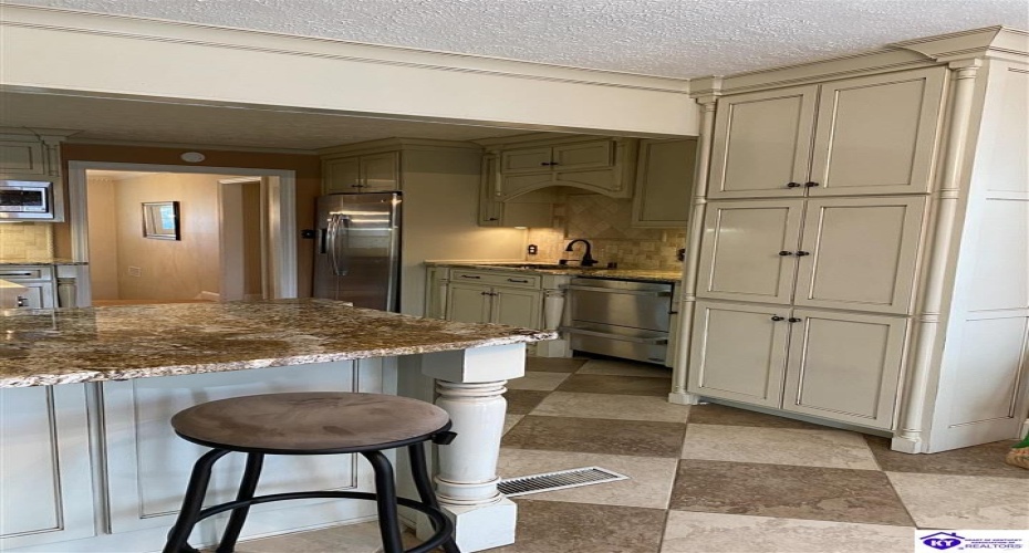 Rue La Grande, Elizabethtown, Kentucky 42701, ,5 BathroomsBathrooms,For Sale,Rue La Grande,HK23000779