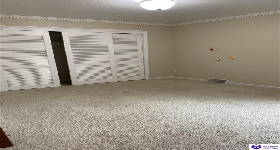 Rue La Grande, Elizabethtown, Kentucky 42701, ,5 BathroomsBathrooms,For Sale,Rue La Grande,HK23000779