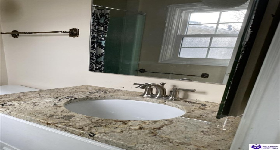 Rue La Grande, Elizabethtown, Kentucky 42701, ,5 BathroomsBathrooms,For Sale,Rue La Grande,HK23000779