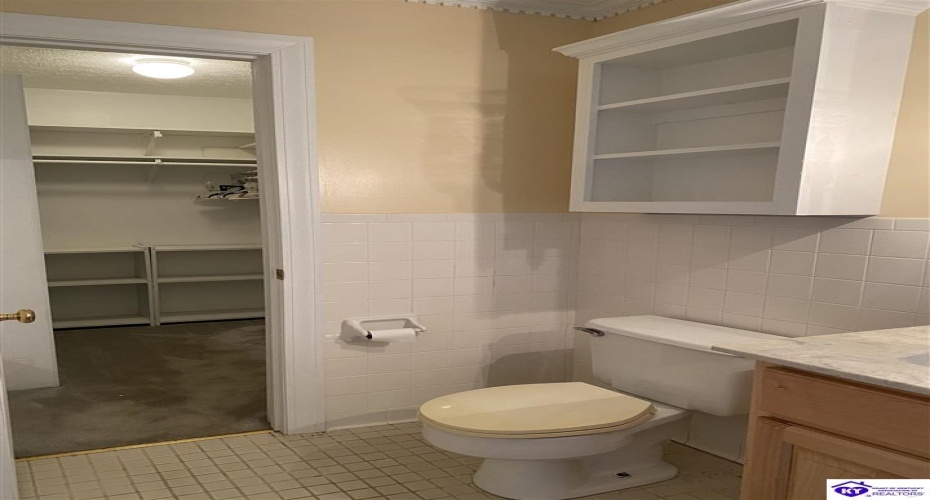 Rue La Grande, Elizabethtown, Kentucky 42701, ,5 BathroomsBathrooms,For Sale,Rue La Grande,HK23000779