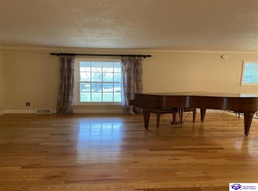 Rue La Grande, Elizabethtown, Kentucky 42701, ,5 BathroomsBathrooms,For Sale,Rue La Grande,HK23000779