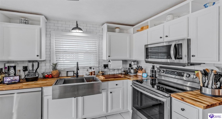 Pinnacle Drive, Brandenburg, Kentucky 40108, ,3 BathroomsBathrooms,For Sale,Pinnacle Drive,HK24000386