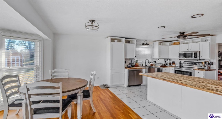 Pinnacle Drive, Brandenburg, Kentucky 40108, ,3 BathroomsBathrooms,For Sale,Pinnacle Drive,HK24000386