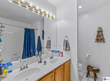 Pinnacle Drive, Brandenburg, Kentucky 40108, ,3 BathroomsBathrooms,For Sale,Pinnacle Drive,HK24000386