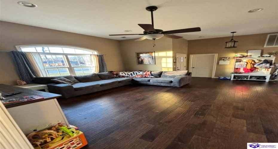 Chattanooga Drive, Coxs Creek, Kentucky 40013, ,2 BathroomsBathrooms,For Sale,Chattanooga Drive,HK24000390