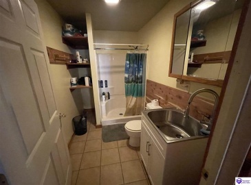 Fernwood Lane, Leitchfield, Kentucky 42754, ,1 BathroomBathrooms,For Sale,Fernwood Lane,HK24000391
