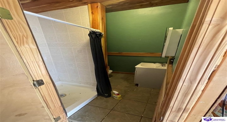 Fernwood Lane, Leitchfield, Kentucky 42754, ,1 BathroomBathrooms,For Sale,Fernwood Lane,HK24000391