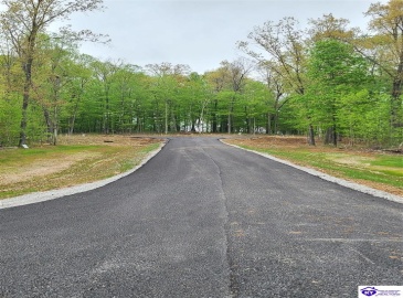 Secluded Circle, Radcliff, Kentucky 40160, ,For Sale,Secluded Circle,HK10060450